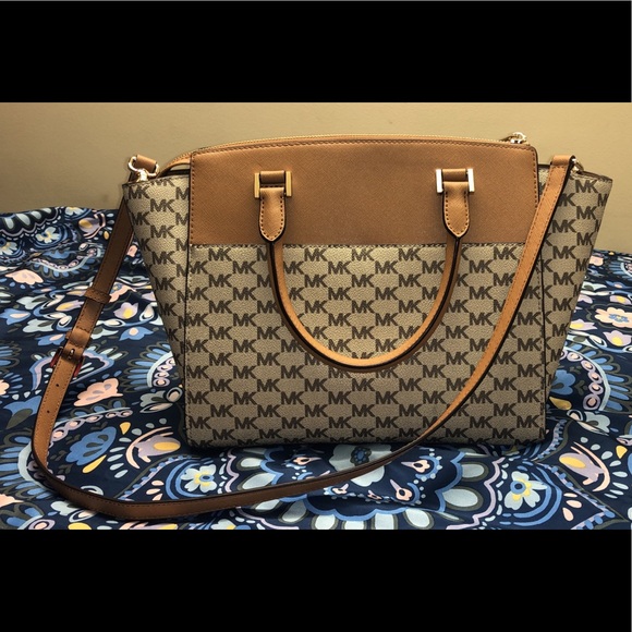 MK Purse - Picture 2 of 5